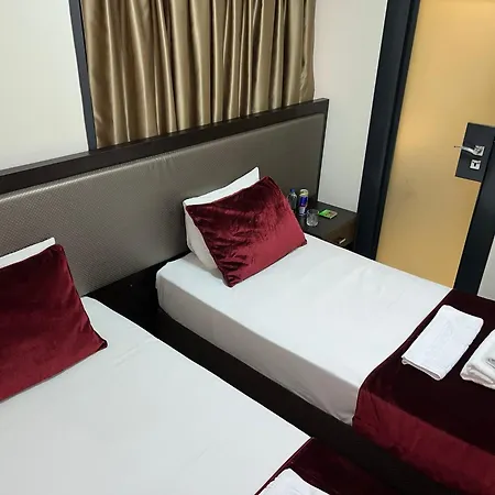 Hotel Pandora